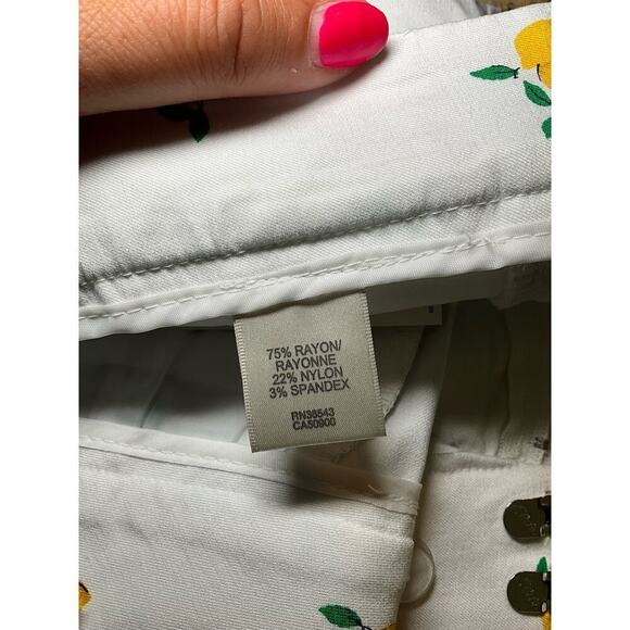 Van Heusen Bermuda Short Women's 12 White Lemon Print Slash Pocket Flat Front - Picture 6 of 6